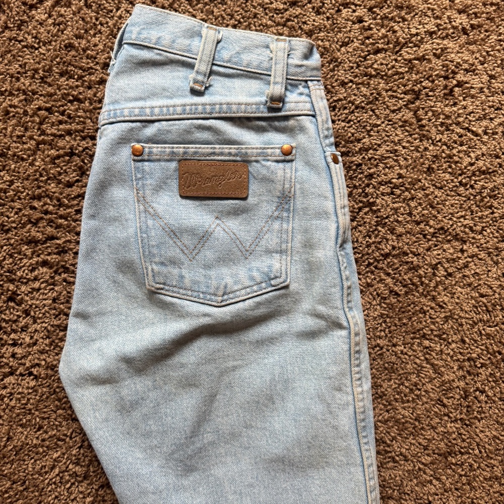 Vintage straight leg wrangler light wash jeans